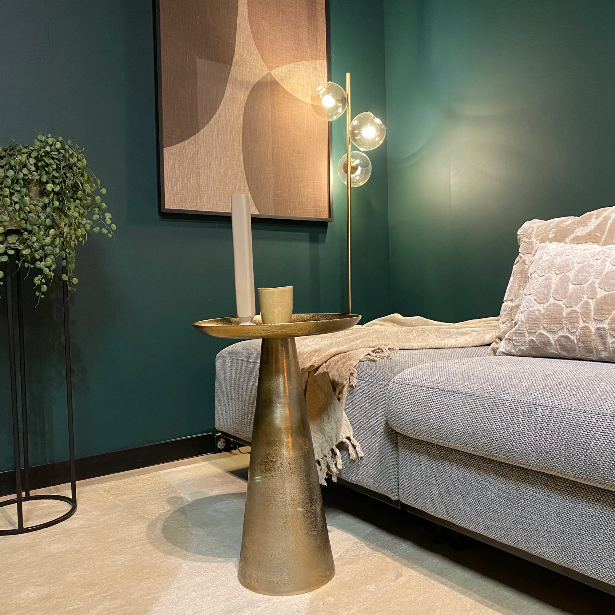 Runder Couchtisch Daisy, goldenes Aluminium - Starfurn