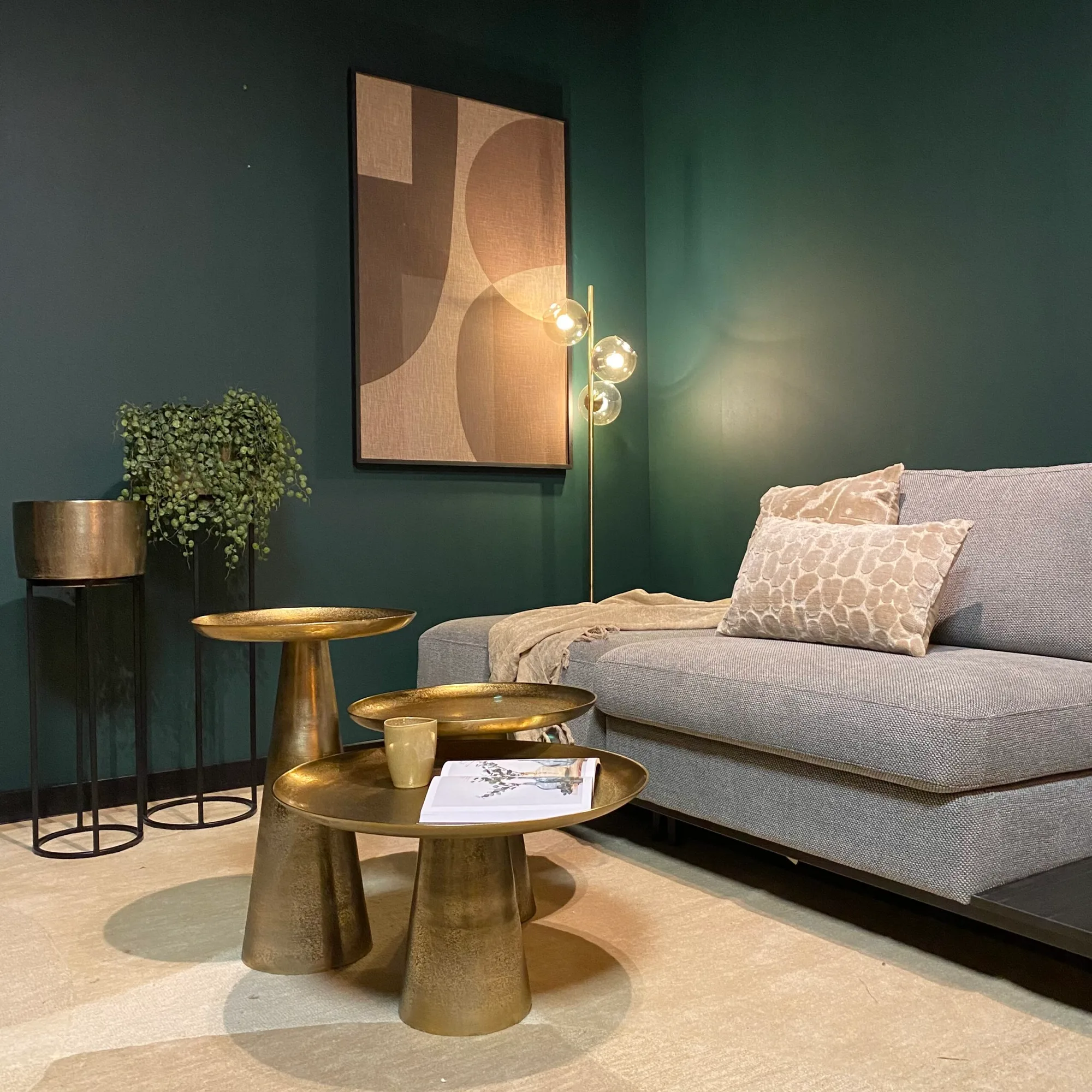 Runder Couchtisch Daisy, goldenes Aluminium - Starfurn