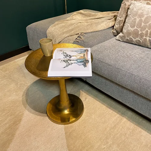 Runder Couchtisch Amara, goldenes Aluminium - Starfurn
