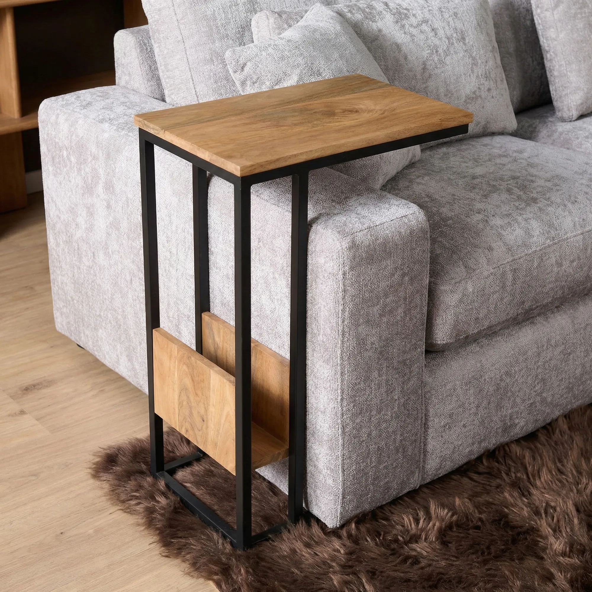 Slider bijzettafel mangohout met zwart metalen frame - Starfurn