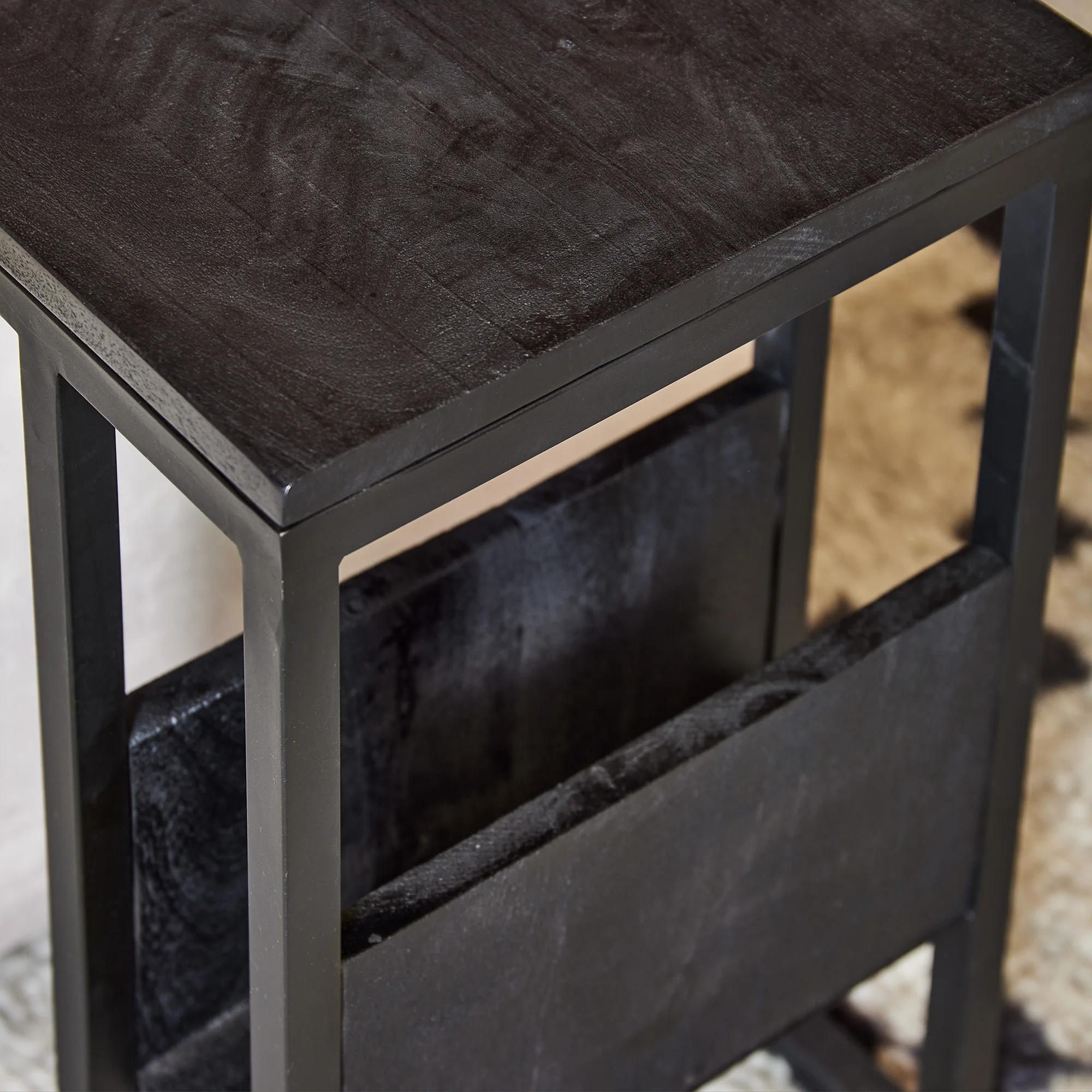 Slider schwarz Mangoholz mit Briefablage - Starfurn