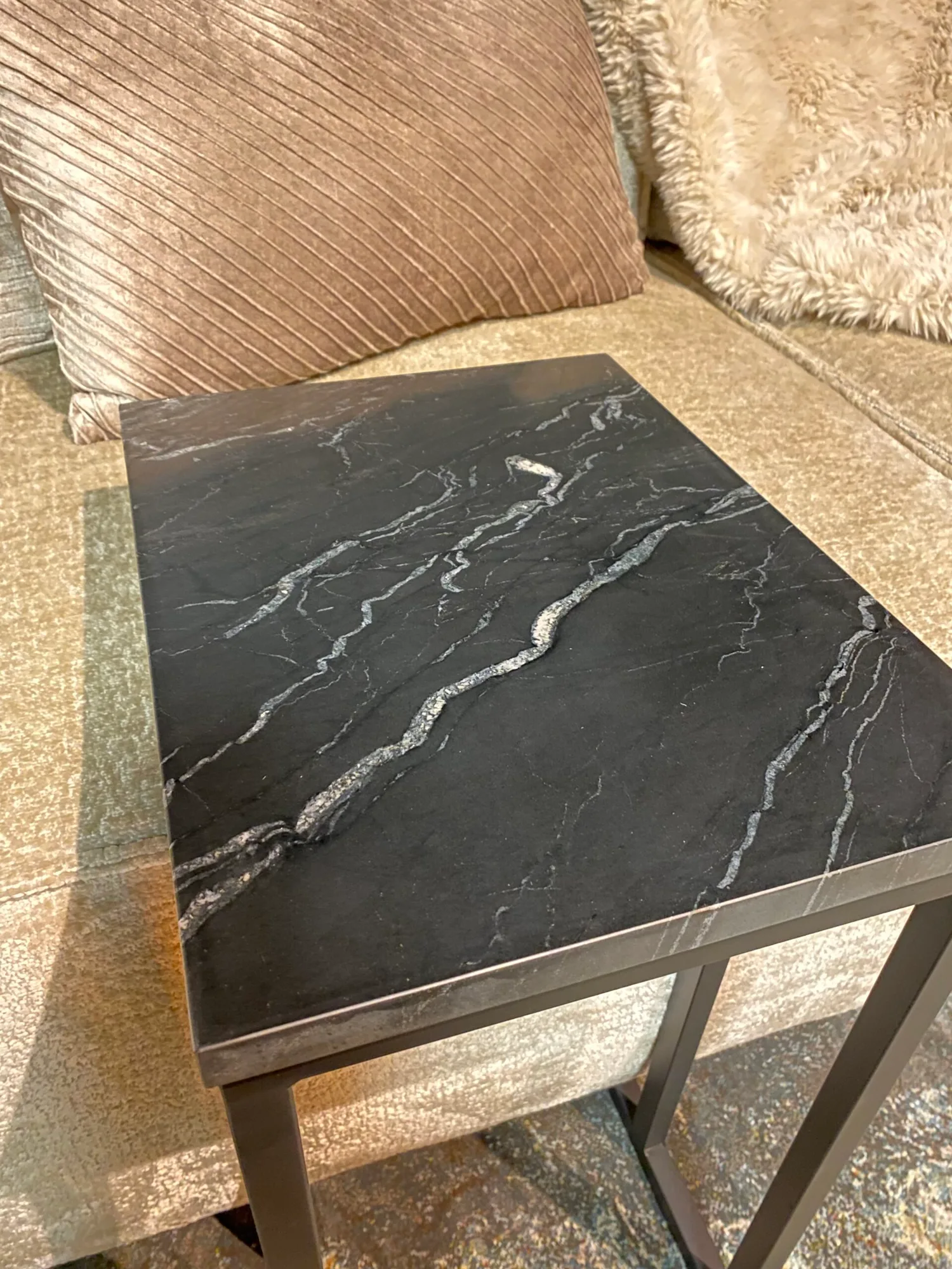 Slider Nova bijzettafel zwart marmer - Starfurn
