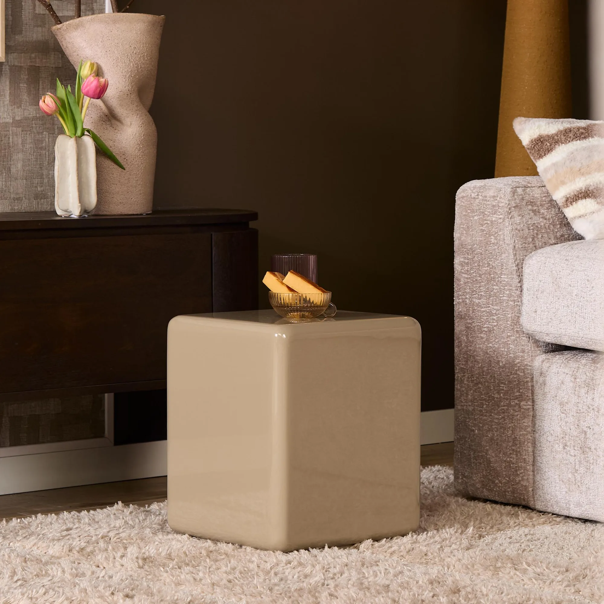 Quadratischer Couchtisch Elias beige glänzend MDF - Starfurn