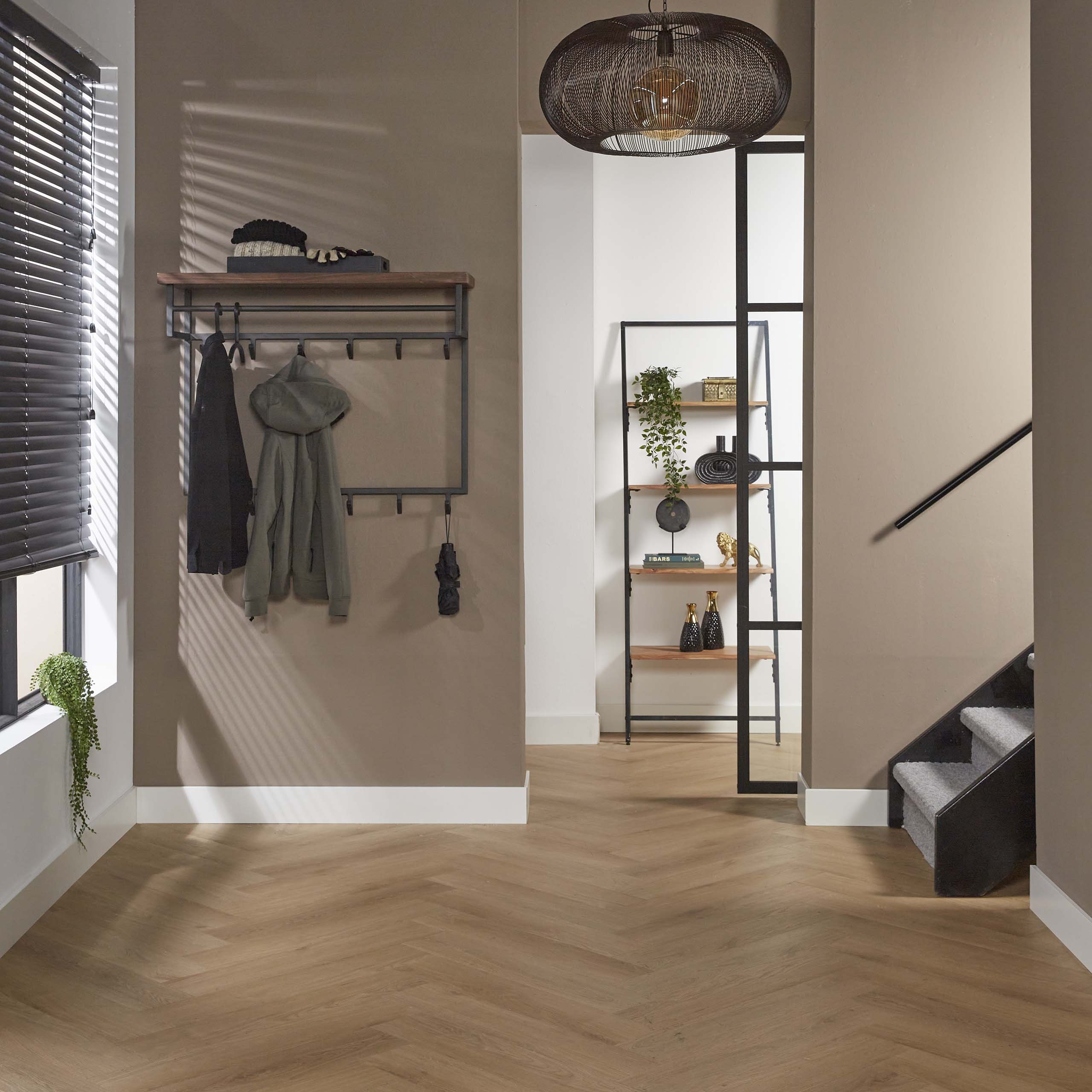 Garderobe Daytona hoch mit Hutablage 12 Haken aus massivem Sajaholz (Massiv saja) - Emmo Design