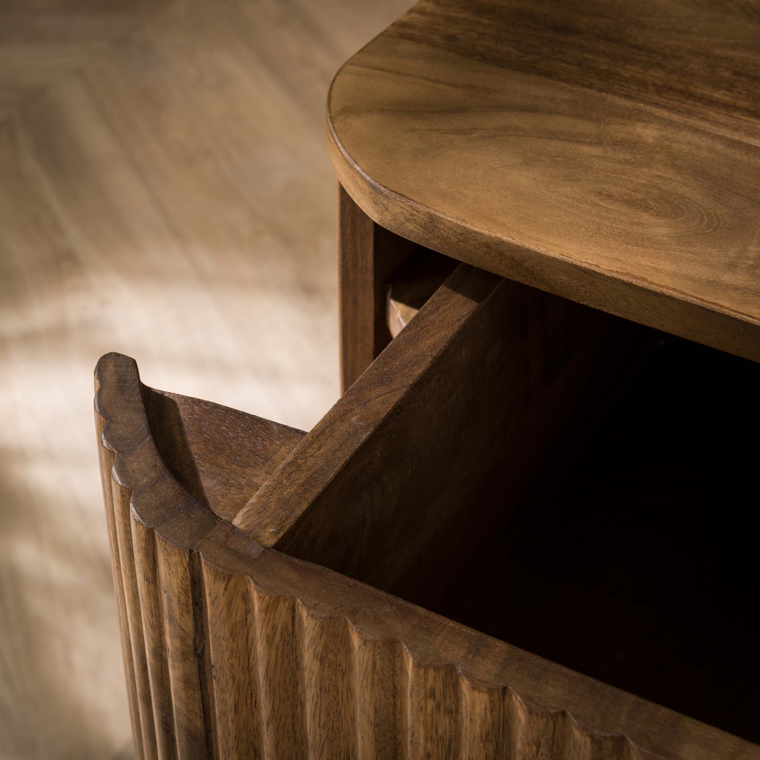 Schwebender Nachttisch Wave mit 1 Schublade aus massivem Mangoholz Sand (Massiv Mango Sand) - Emmo Design