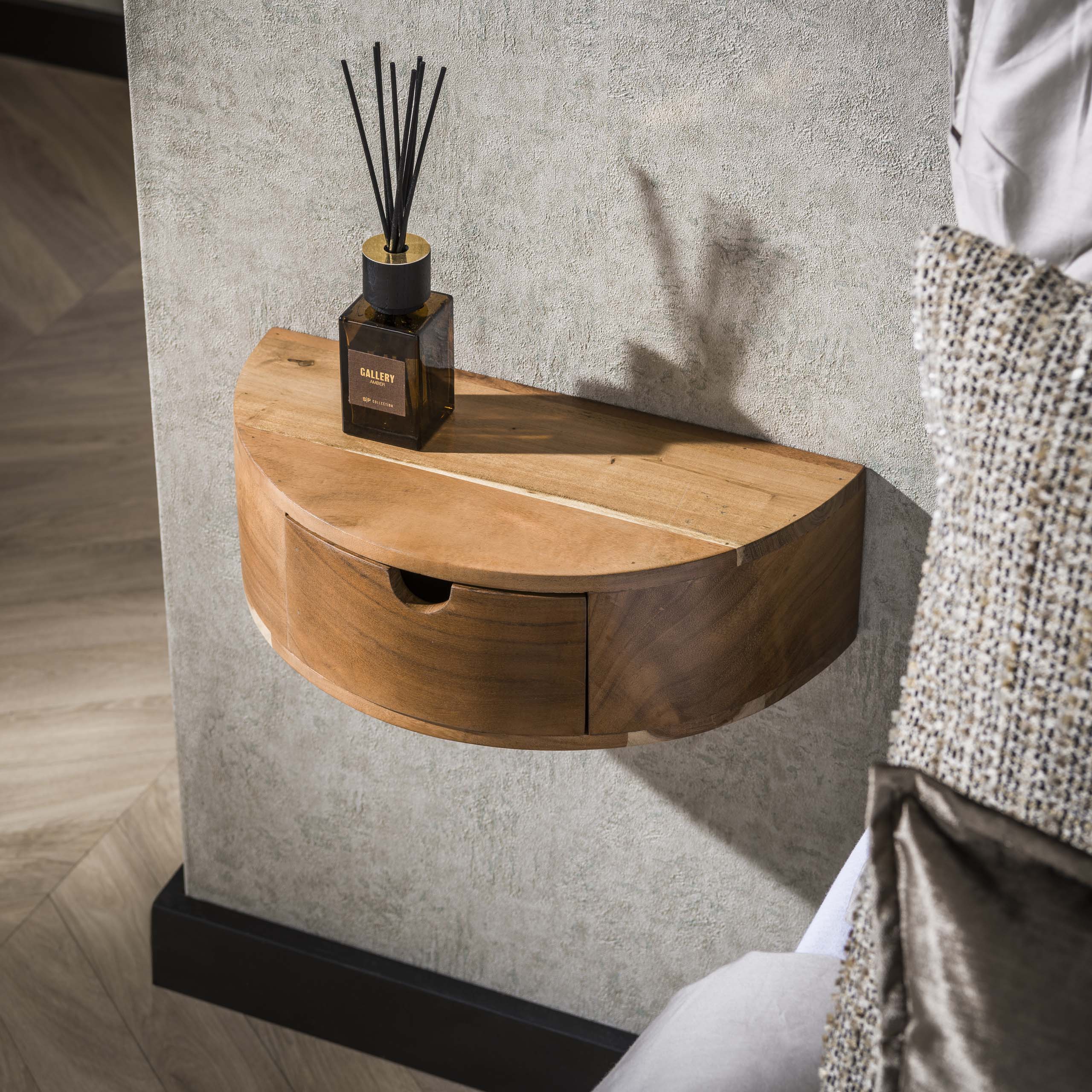 Bedside Table Curve floating 1 drawer / Solid acacia - Zijlstra