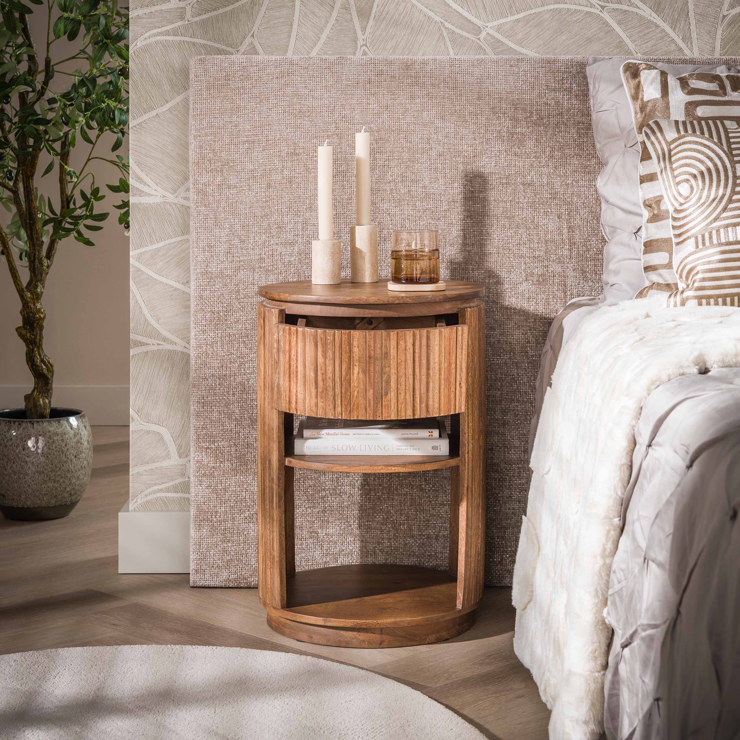 Nachttisch Wave rond 1 Schublade aus massivem Mangoholz Sand (Massiv Mango Sand) - Emmo Design