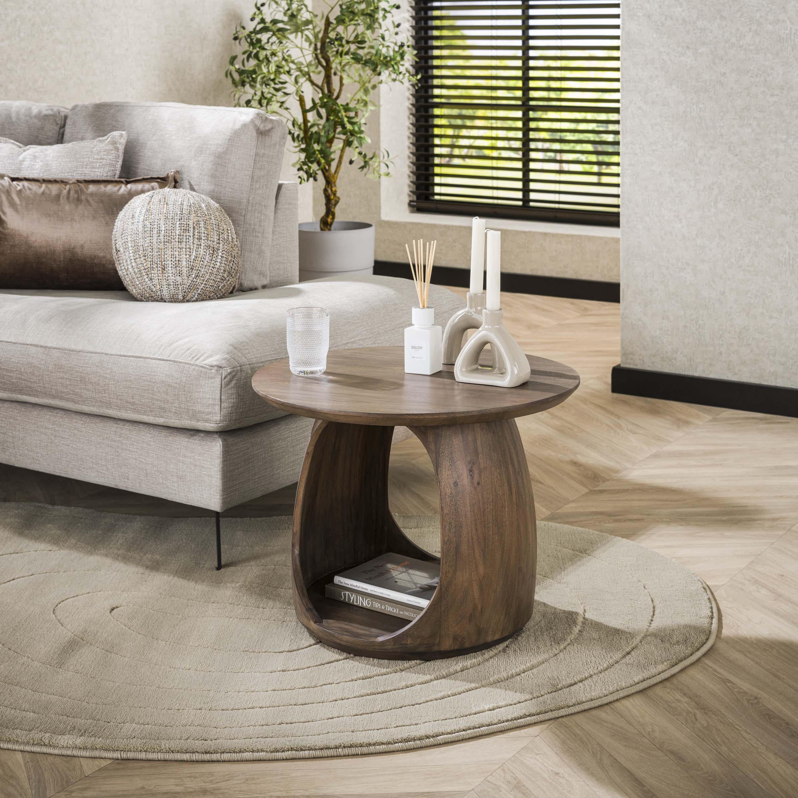 Beistelltisch Flow Solid M / Akazie massiv glaze brown - Zijlstra