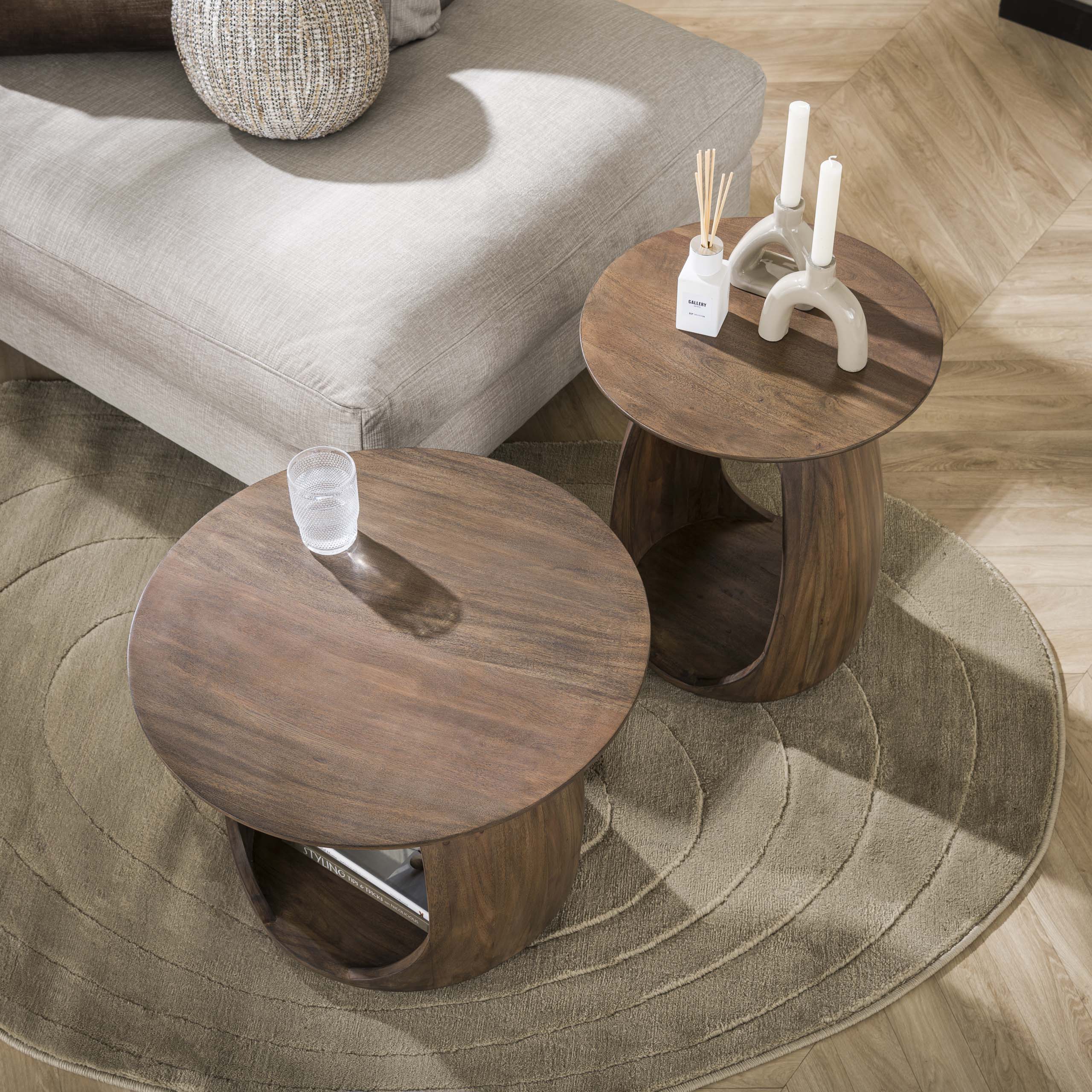 Beistelltisch Flow Solid M / Akazie massiv glaze brown - Zijlstra