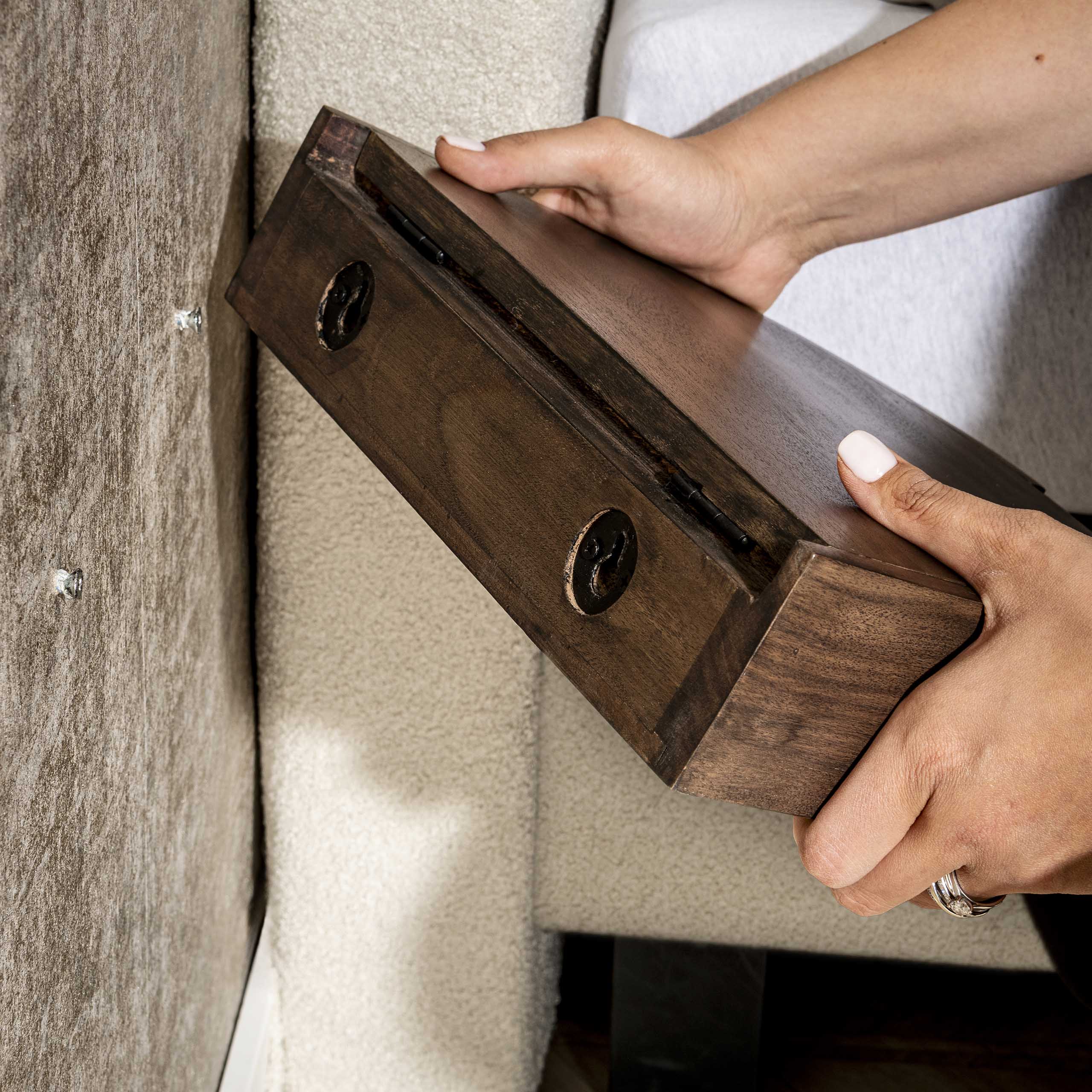 Nachtkastje Cove zwevend 1 lade verpakt per 2 / Massief acacia glaze brown - Zijlstra