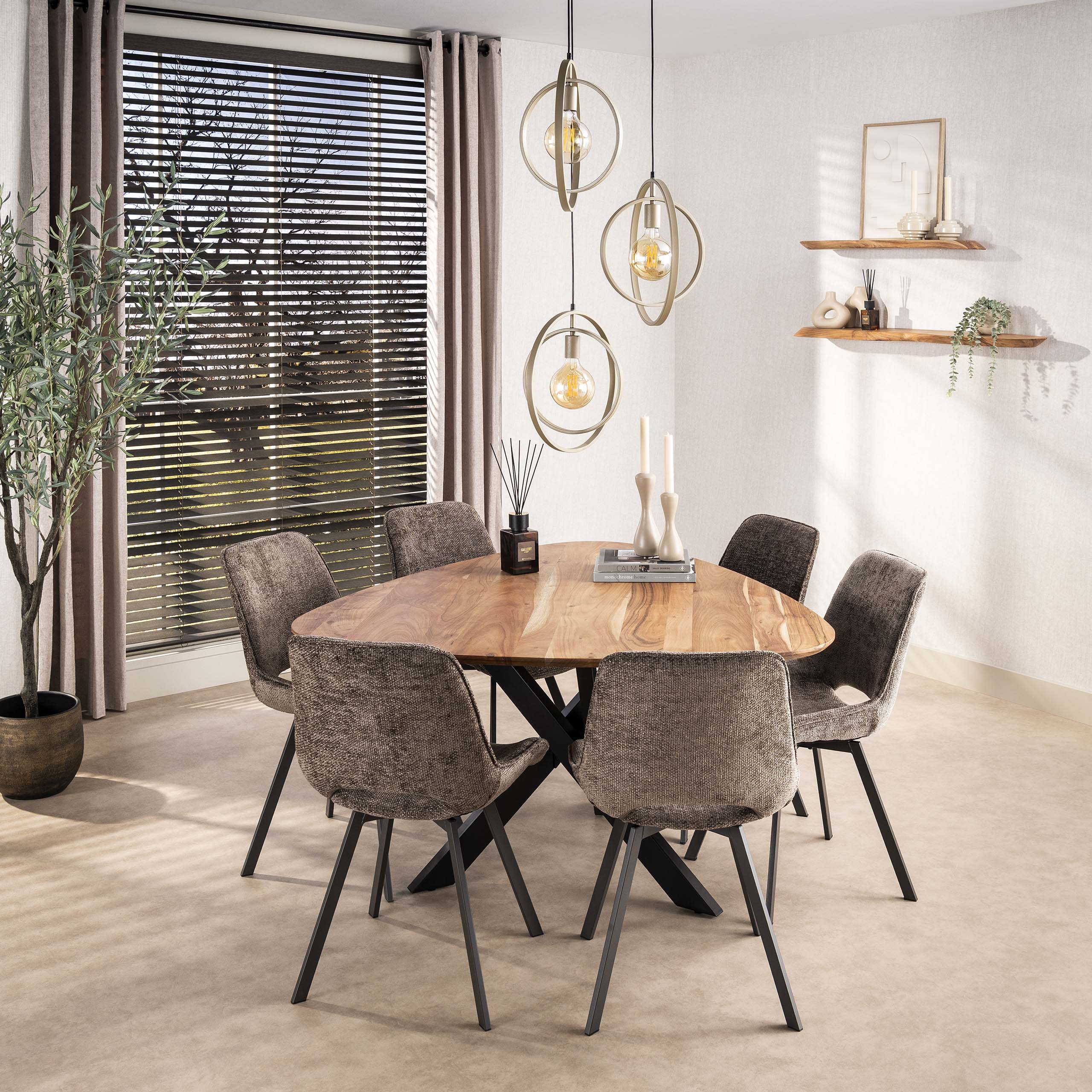 Eettafel Triangle 135x135cm / Massief acacia - Zijlstra