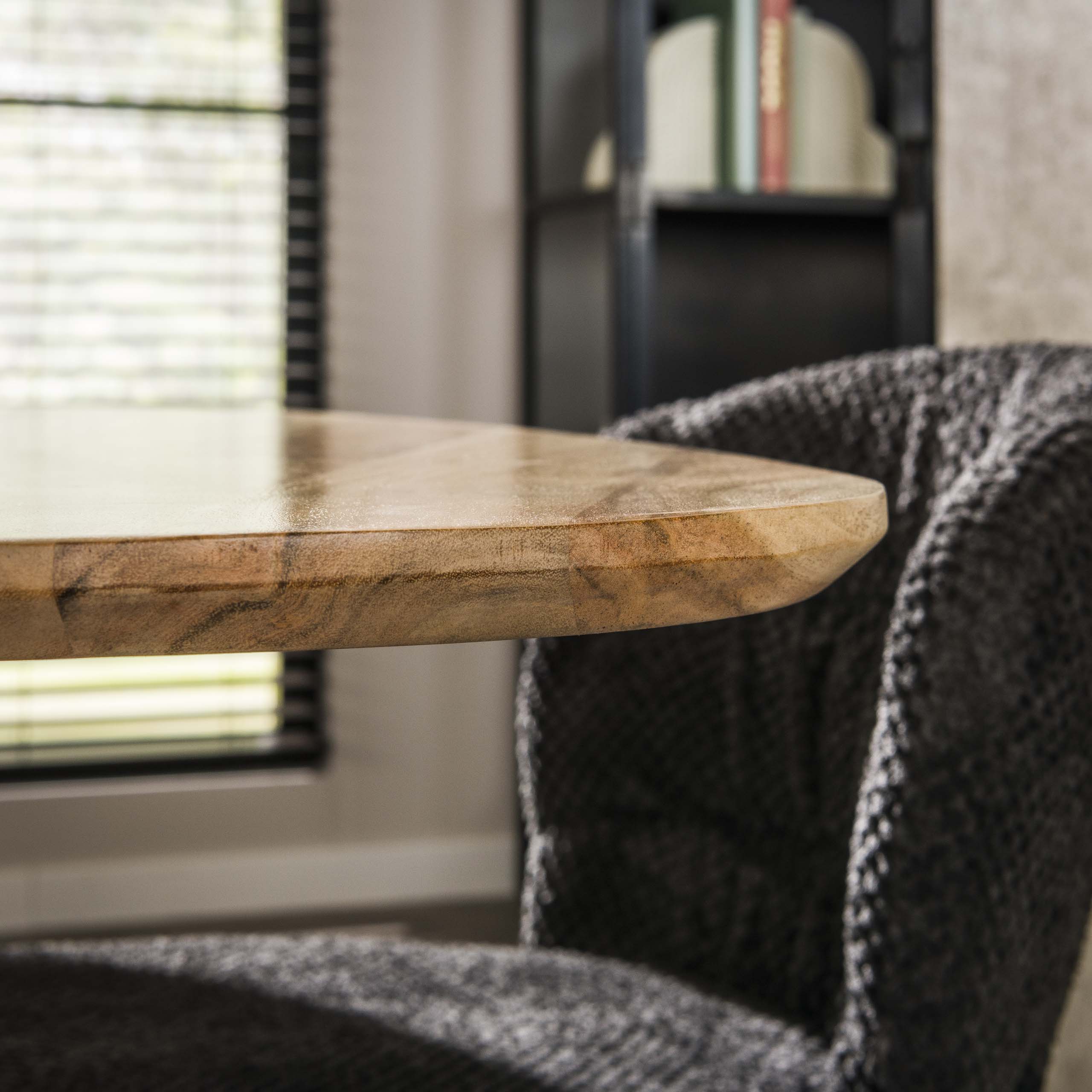 Eettafel Triangle 135x135cm / Massief acacia - Zijlstra