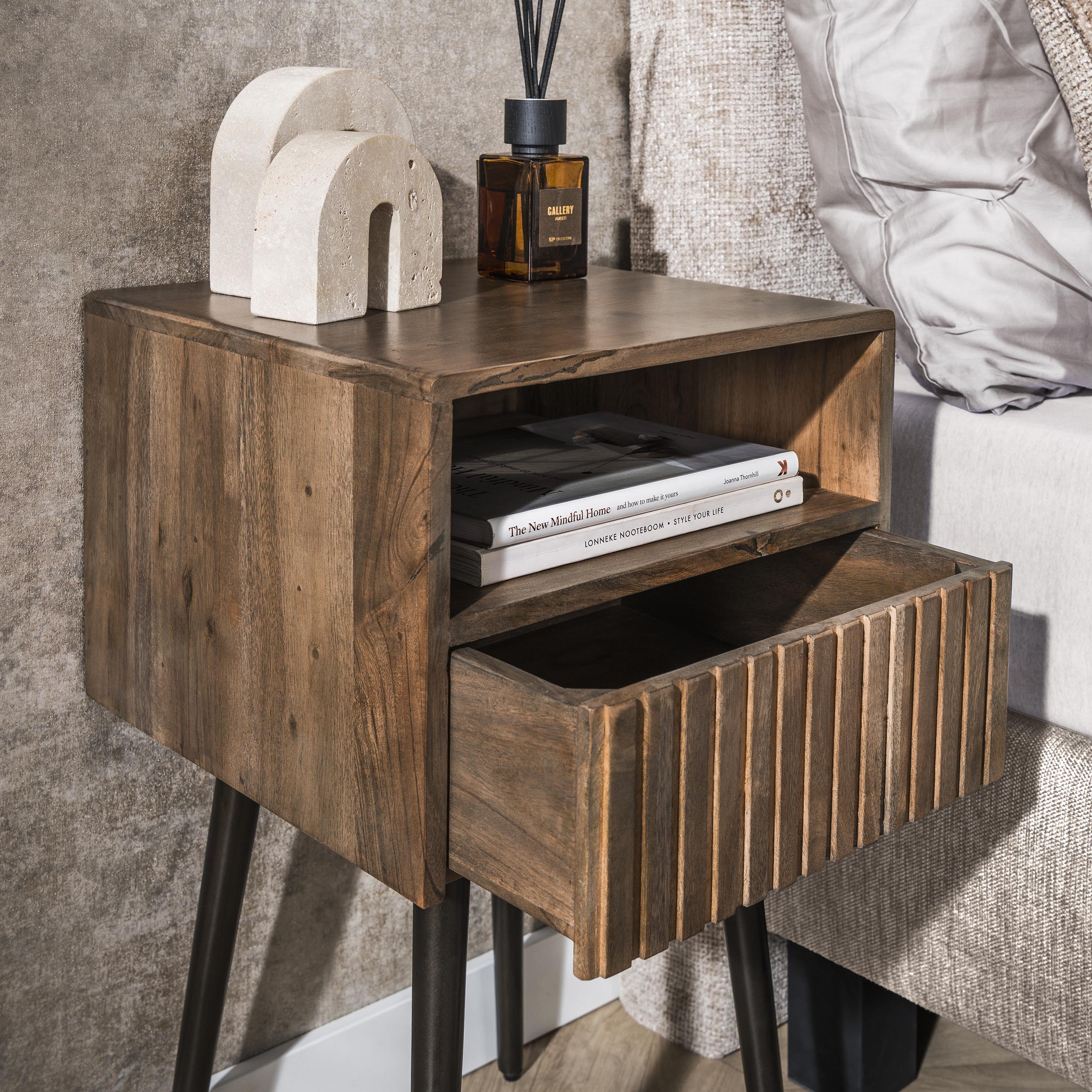 Nachtkastje Carve 1 lade / Massief acacia bruin - Zijlstra