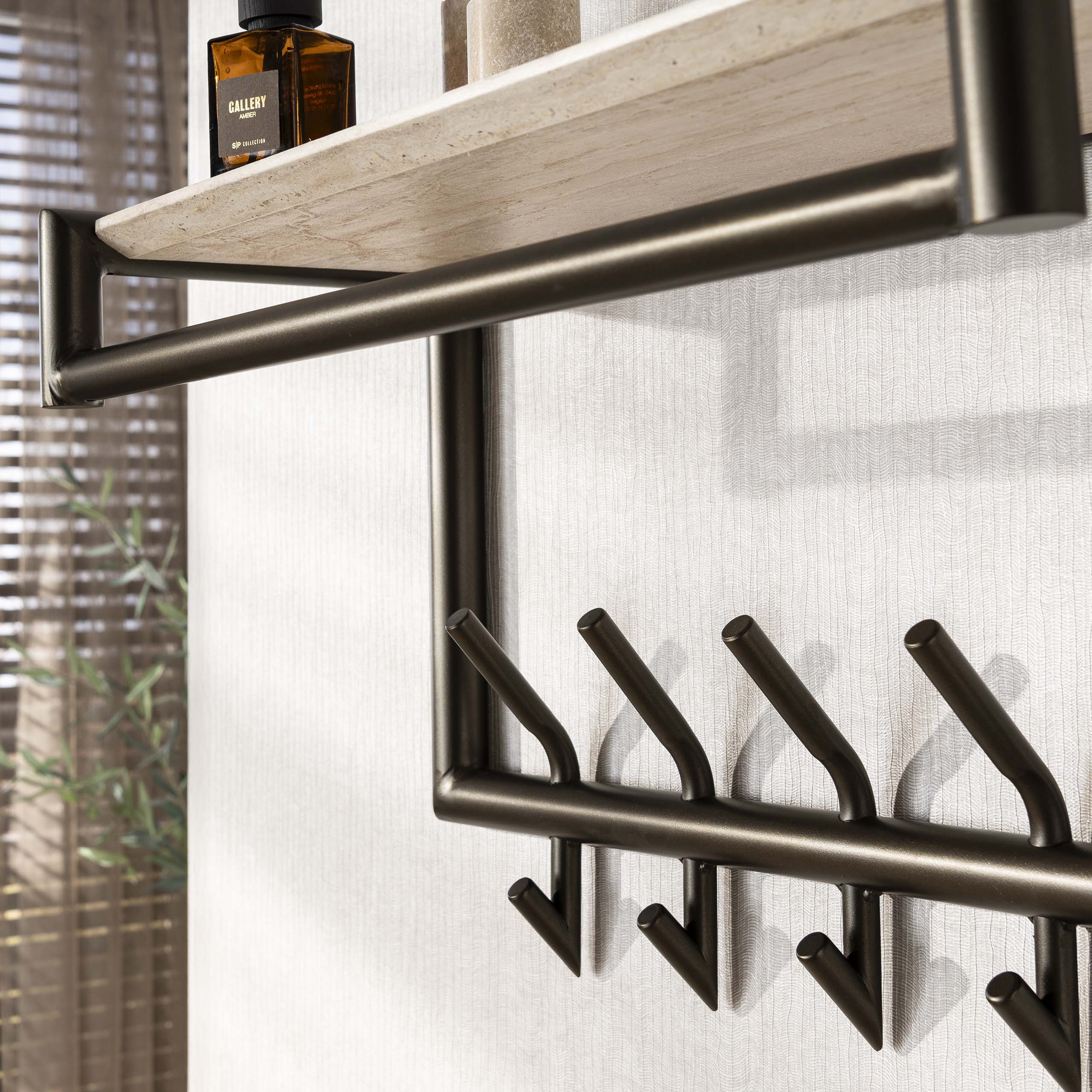Kapstok Terra roede en hoedenplank 2x5 haken / Melamine travertine - Zijlstra