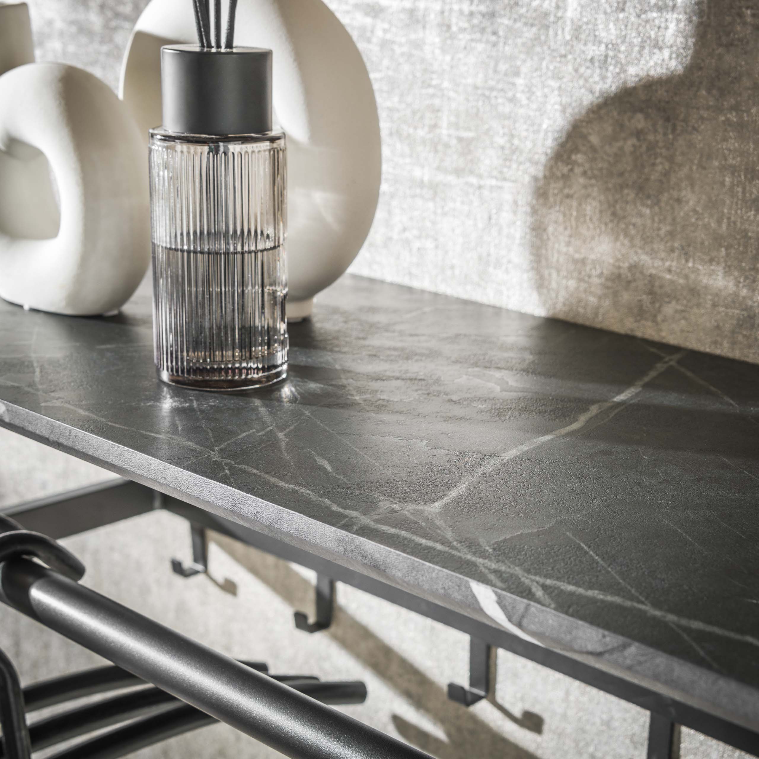 Kapstok Tenaro roede en hoedenplank 6 haken / 3D melamine graphite - Zijlstra