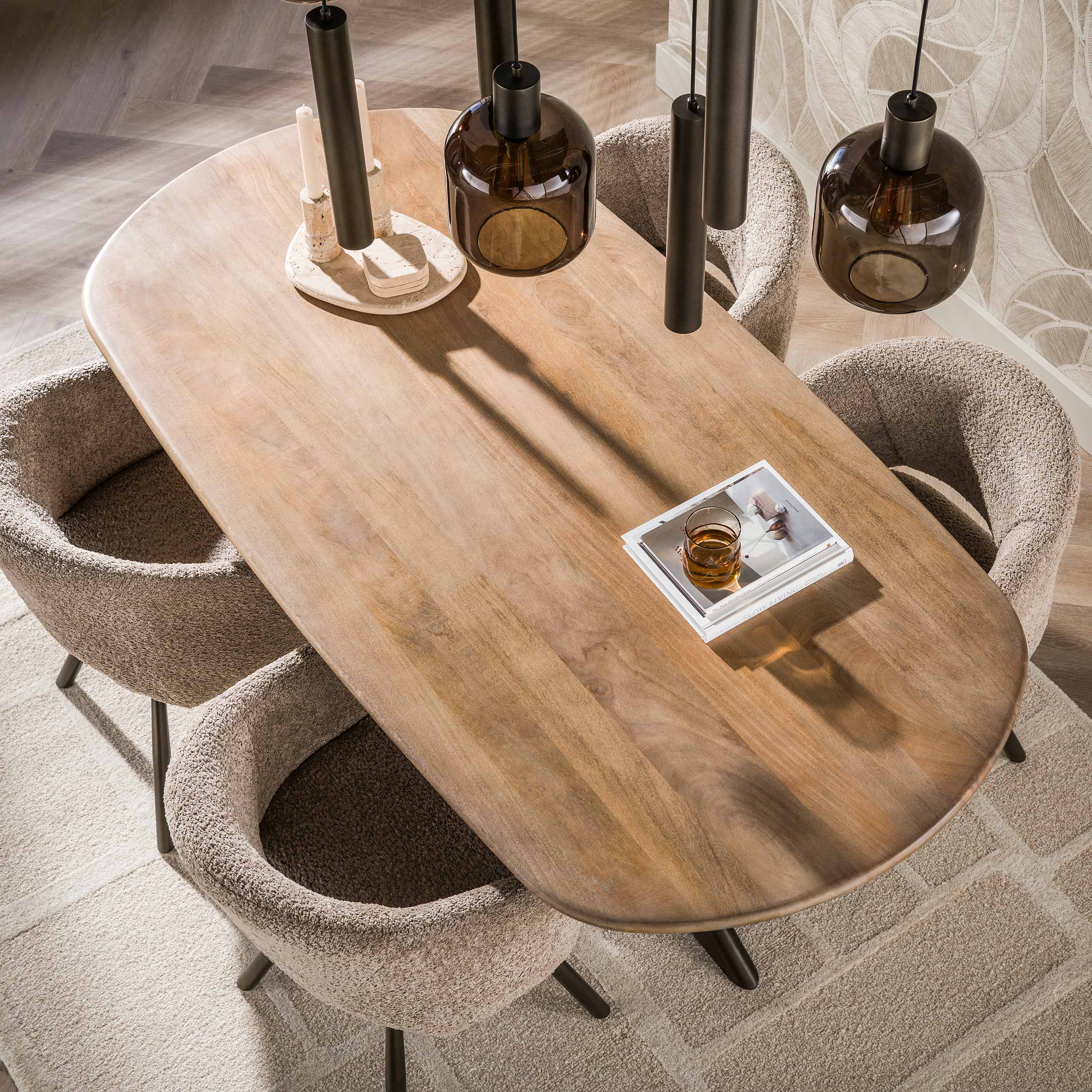 Eettafel Cliff ovale buis 180cm / Massief mango zand - Zijlstra