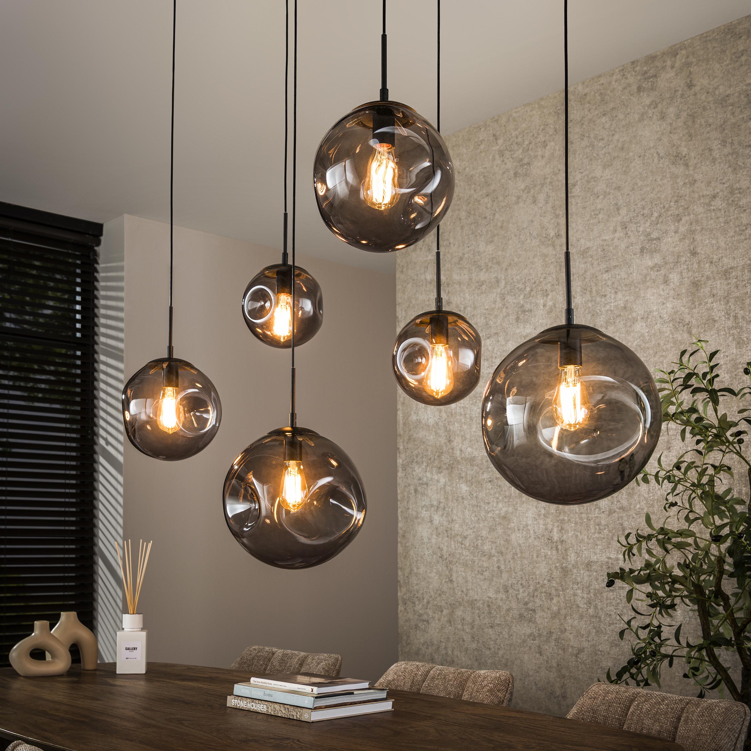 Pendelleuchte Stellar Black 6-flammig in Artic Schwarz - Emmo Design