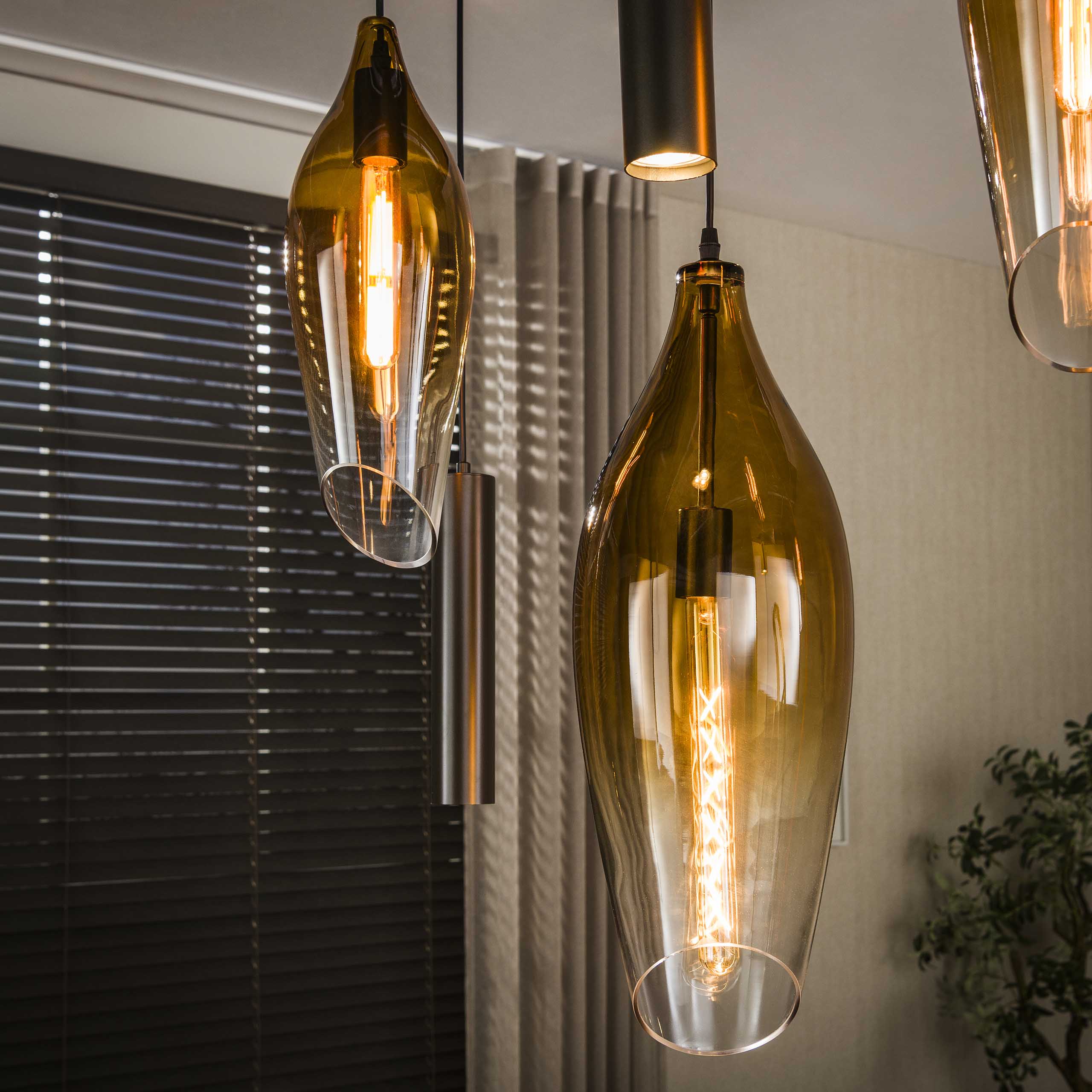 Pendelleuchte Cocoon pendel 4+3-flammig in Sienna Braun getönt (Sienna Braun-shaded) - Emmo Design