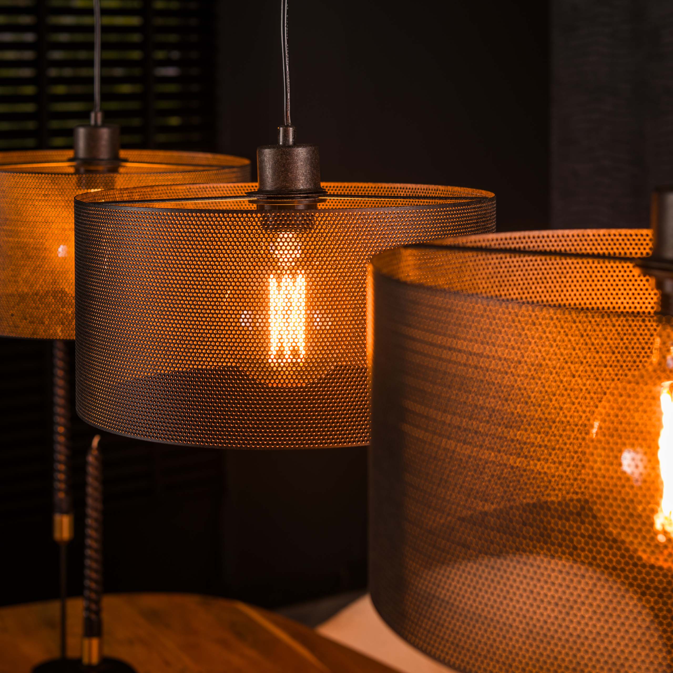 Pendelleuchte Mesh Round 3-flammig in Artic Schwarz - Emmo Design