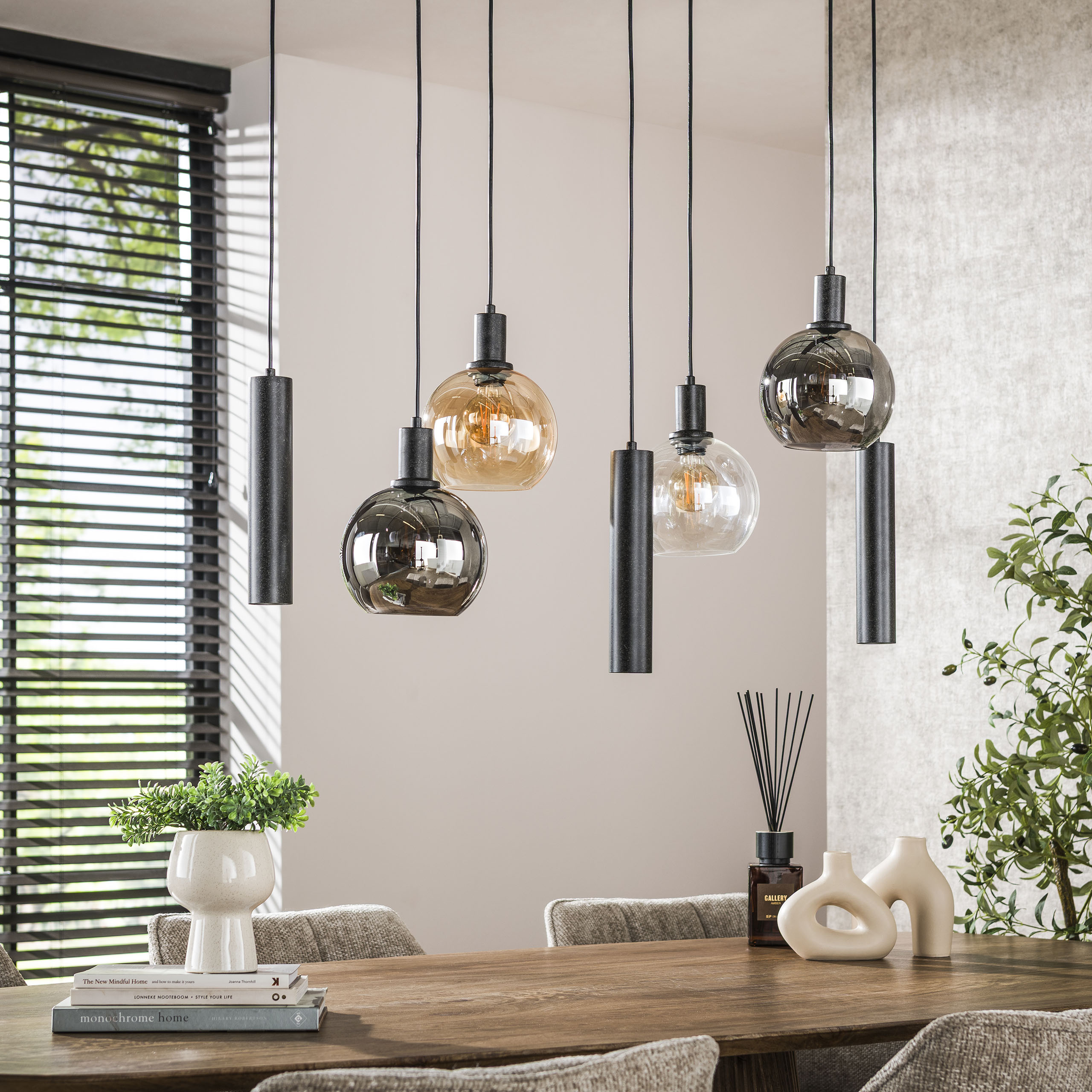 Pendelleuchte Sfera Tricolore 4+3-flammig in Artic Schwarz - Emmo Design