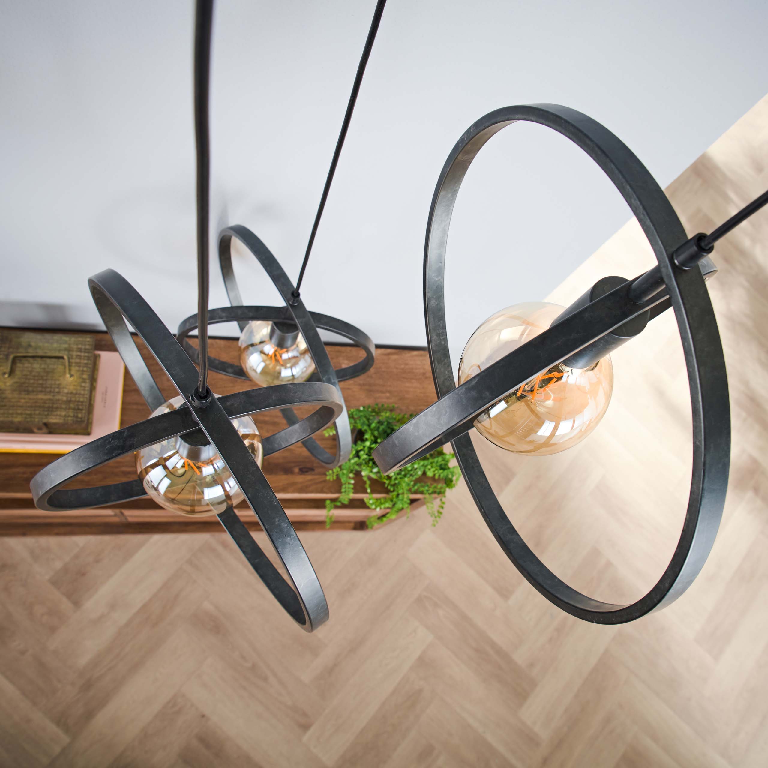 Pendelleuchte Turn Around getrapt 3-flammig in Charcoal - Emmo Design