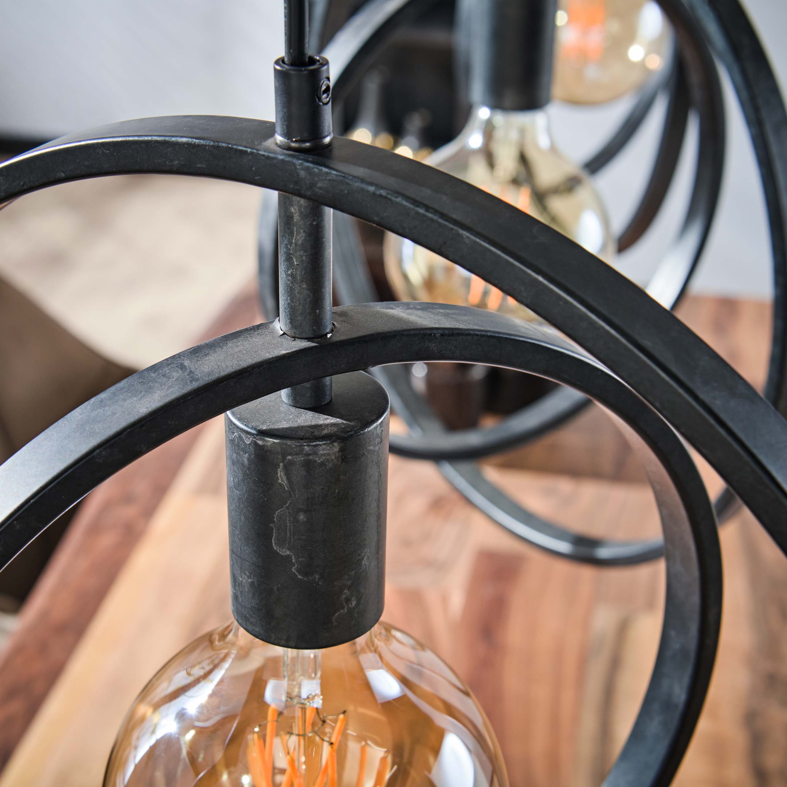 Pendelleuchte Turn Around 3-flammig in Charcoal - Emmo Design